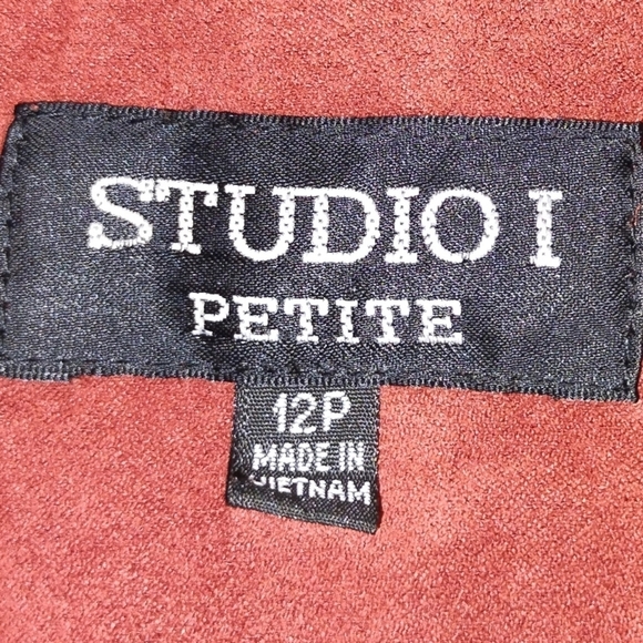 Studio I Red Blazer with Notched Lapels - Picture 3 of 5